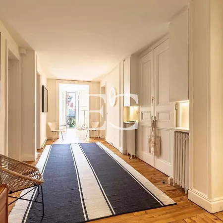 Easy Cles- High Standing Apartement In With Parking *