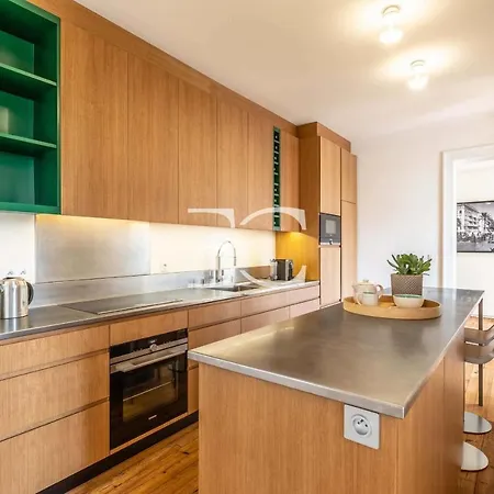 Easy Cles- High Standing Apartement In With Parking *
