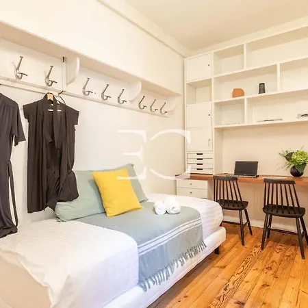Easy Cles- High Standing Apartement In With Parking *
