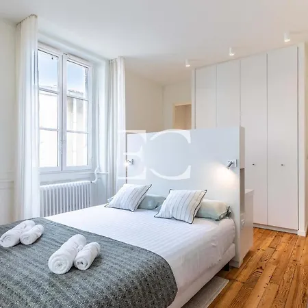 Easy Cles- High Standing Apartement In With Parking