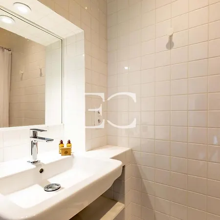 Apartment Easy Cles- High Standing Apartement In With Parking